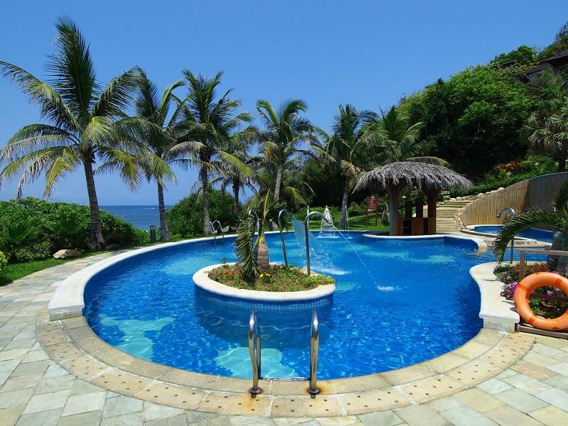 怎么選擇黃石泳池水處理設備?